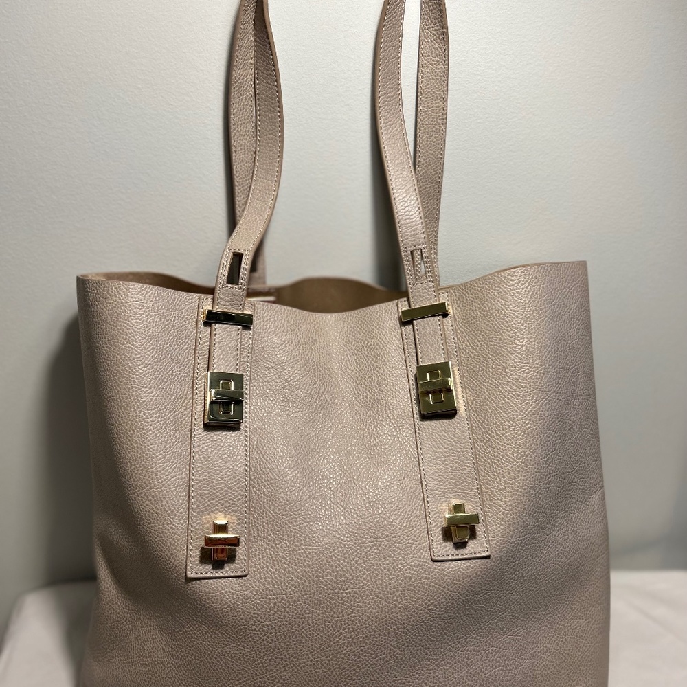 India Hicks Solitaire Taupe - Used 1 Time
